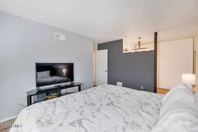 246 W Vineyard Avenue, Oxnard, CA 93036