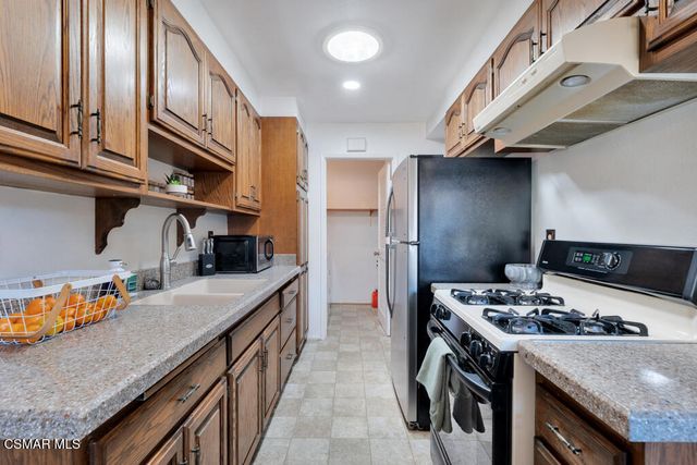 246 W Vineyard Avenue, Oxnard, CA 93036