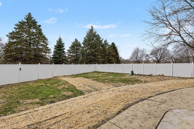 3002 N Maple Tree Lane, Wadsworth, IL 60083