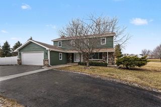 3002 N Maple Tree Lane, Wadsworth, IL 60083