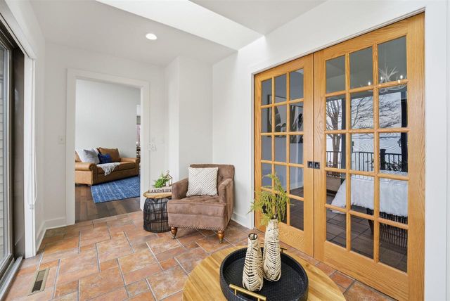 6097 E LYNGAAS ROAD, Winneconne, WI 54986