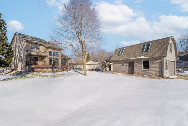 6097 E LYNGAAS ROAD, Winneconne, WI 54986