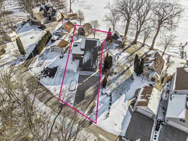 6097 E LYNGAAS ROAD, Winneconne, WI 54986