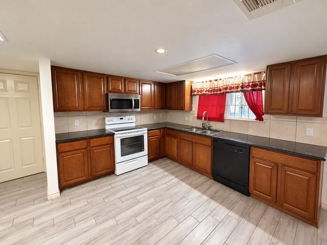 1823 Mandrill Lane, Houston, TX 77067