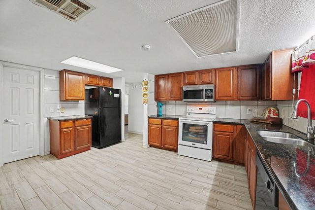 1823 Mandrill Lane, Houston, TX 77067