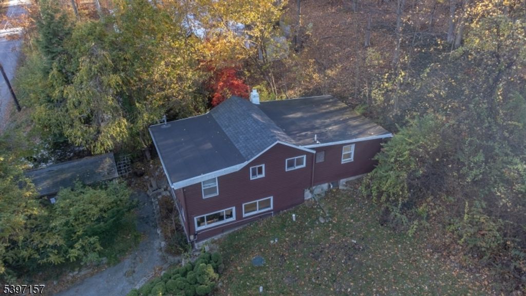 18 Decker Pond Rd, Vernon Twp., NJ 07461 — exterior