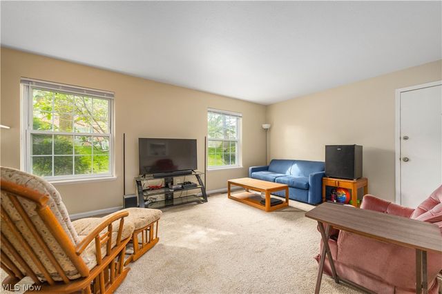 7005 Carriage Hill Drive 104, Brecksville, OH 44141