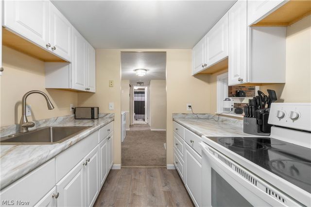 7005 Carriage Hill Drive 104, Brecksville, OH 44141