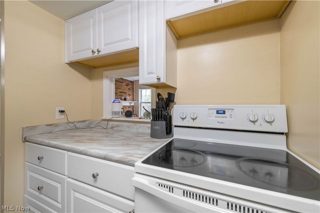 7005 Carriage Hill Drive 104, Brecksville, OH 44141