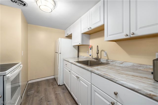 7005 Carriage Hill Drive 104, Brecksville, OH 44141