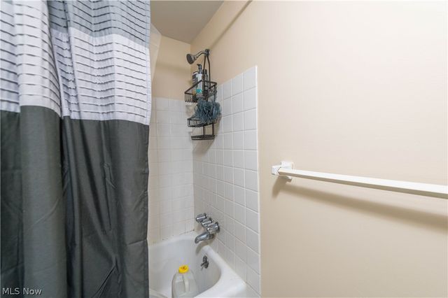 7005 Carriage Hill Drive 104, Brecksville, OH 44141
