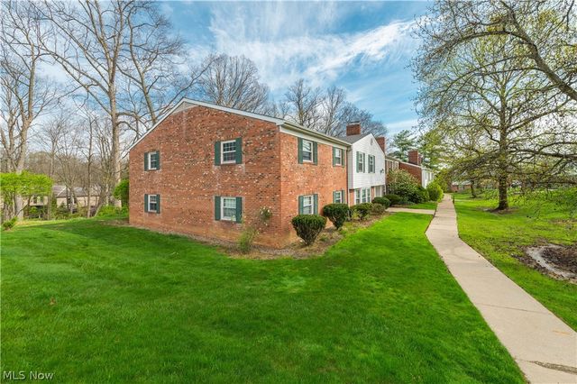7005 Carriage Hill Drive 104, Brecksville, OH 44141