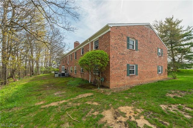 7005 Carriage Hill Drive 104, Brecksville, OH 44141