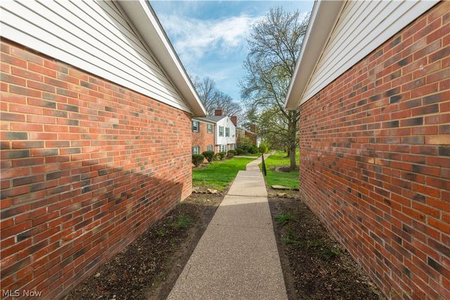 7005 Carriage Hill Drive 104, Brecksville, OH 44141