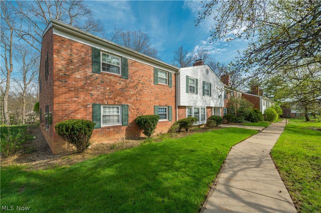 7005 Carriage Hill Drive 104, Brecksville, OH 44141