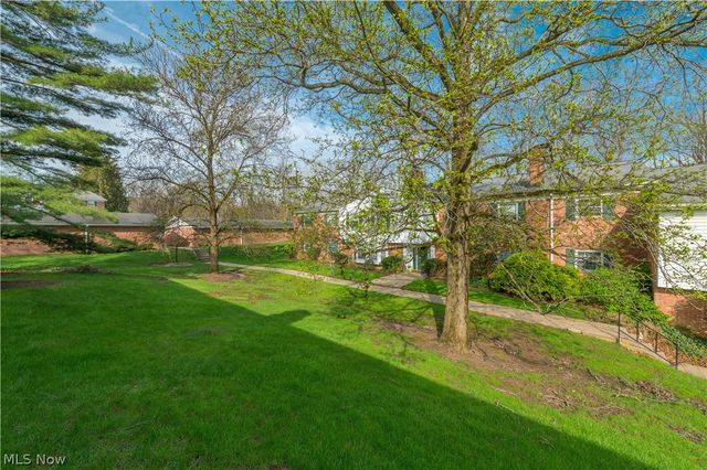 7005 Carriage Hill Drive 104, Brecksville, OH 44141
