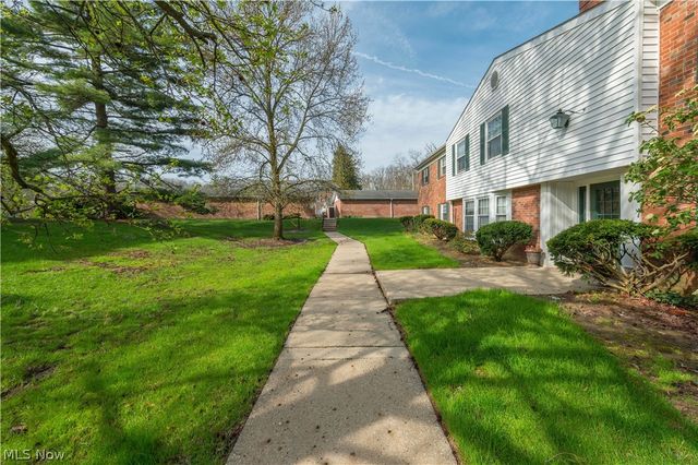 7005 Carriage Hill Drive 104, Brecksville, OH 44141
