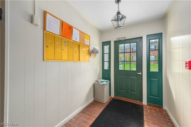 7005 Carriage Hill Drive 104, Brecksville, OH 44141