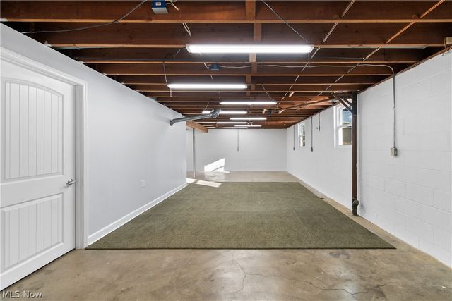 136 S Metzger Avenue, Rittman, OH 44270