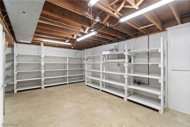 136 S Metzger Avenue, Rittman, OH 44270