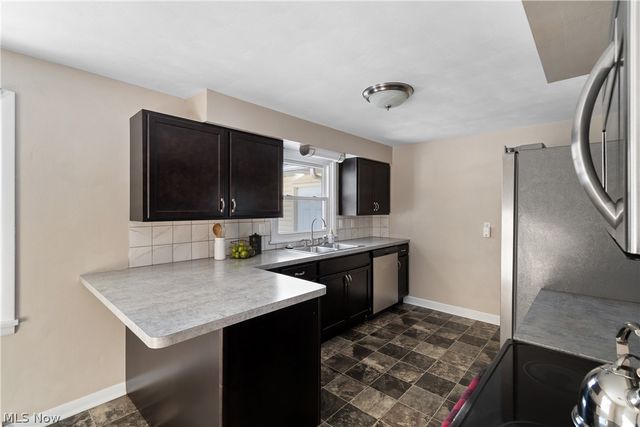 136 S Metzger Avenue, Rittman, OH 44270