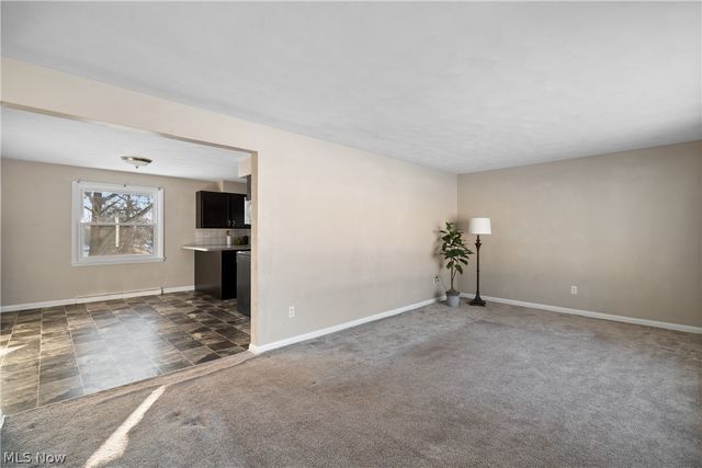 136 S Metzger Avenue, Rittman, OH 44270