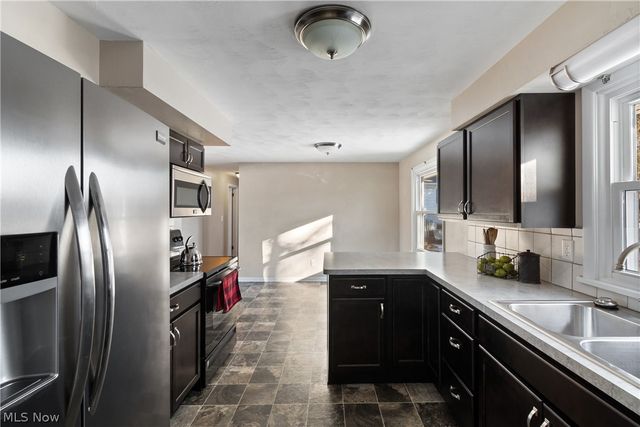 136 S Metzger Avenue, Rittman, OH 44270