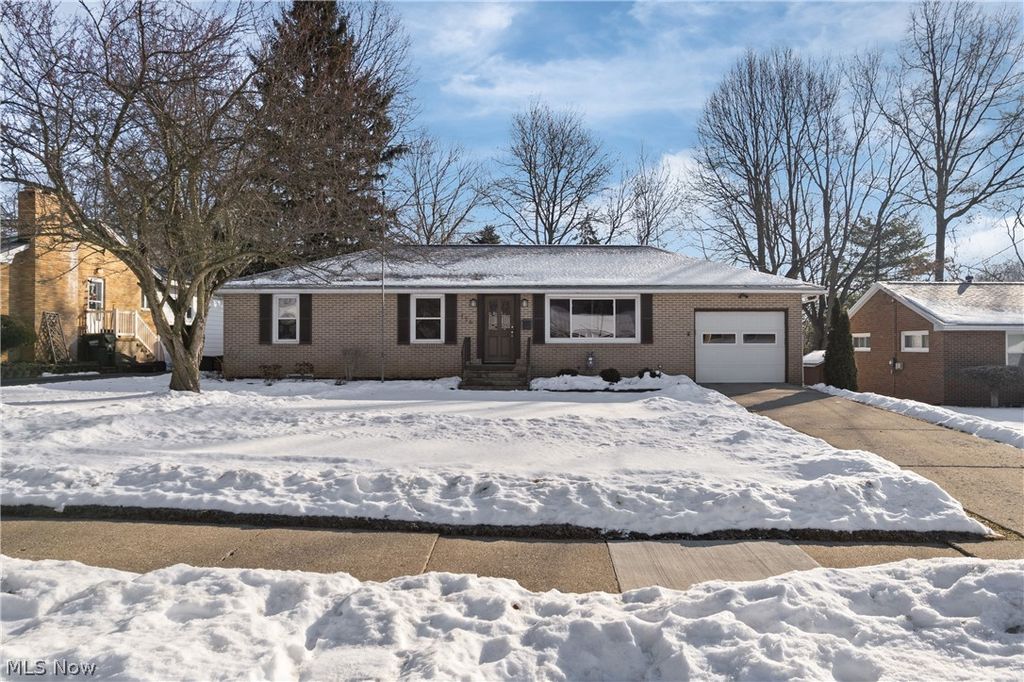 136 S Metzger Avenue, Rittman, OH 44270