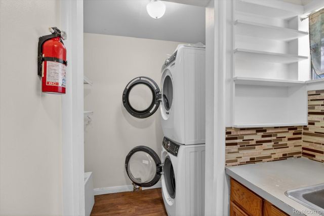 1459 Grove Road, York Charter Township, MI 48198
