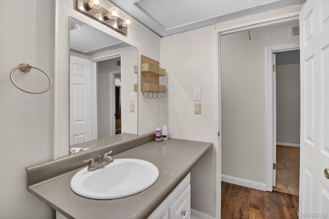 1459 Grove Road, York Charter Township, MI 48198