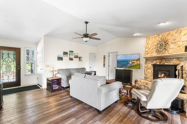 5147 Summerwood Lane, Young Harris, GA 30582