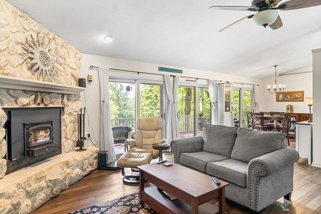 5147 Summerwood Lane, Young Harris, GA 30582