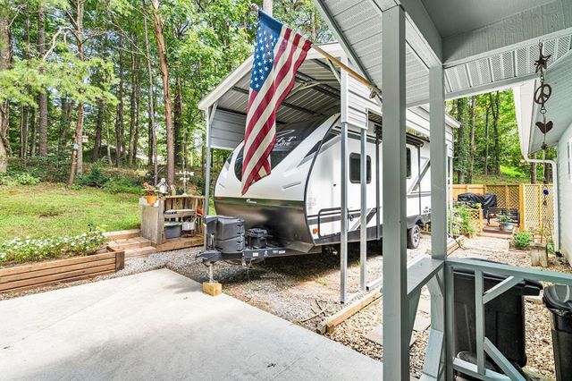 5147 Summerwood Lane, Young Harris, GA 30582