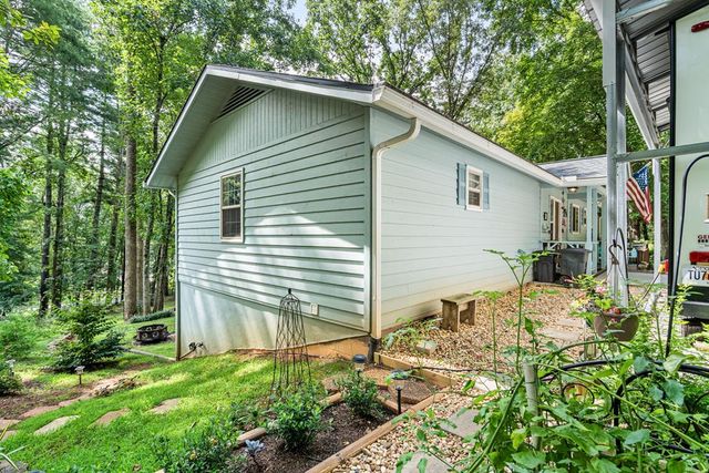 5147 Summerwood Lane, Young Harris, GA 30582