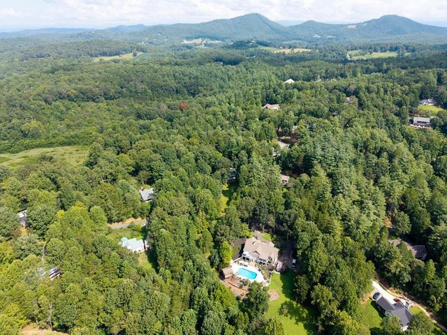 5147 Summerwood Lane, Young Harris, GA 30582