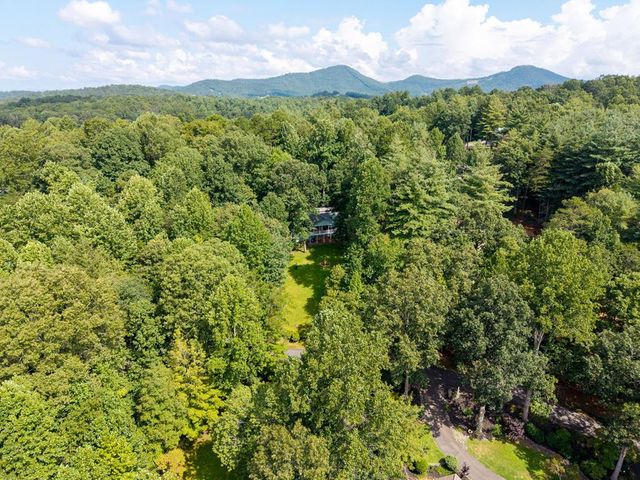 5147 Summerwood Lane, Young Harris, GA 30582