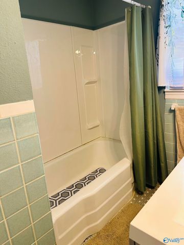 2004 Lookout Street, Gadsden, AL 35904