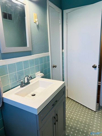 2004 Lookout Street, Gadsden, AL 35904