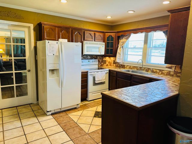 2004 Lookout Street, Gadsden, AL 35904