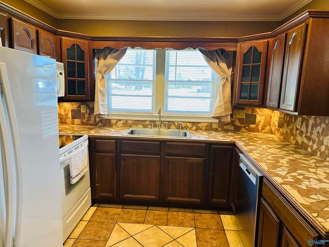 2004 Lookout Street, Gadsden, AL 35904