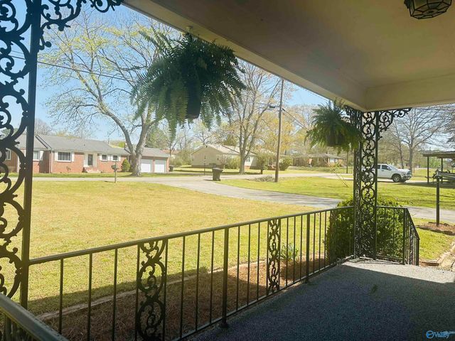 2004 Lookout Street, Gadsden, AL 35904