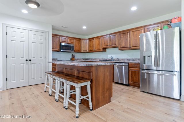 1750 Greens Chapel Rd, Bloomfield, KY 40008