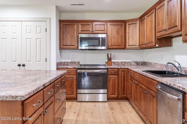 1750 Greens Chapel Rd, Bloomfield, KY 40008