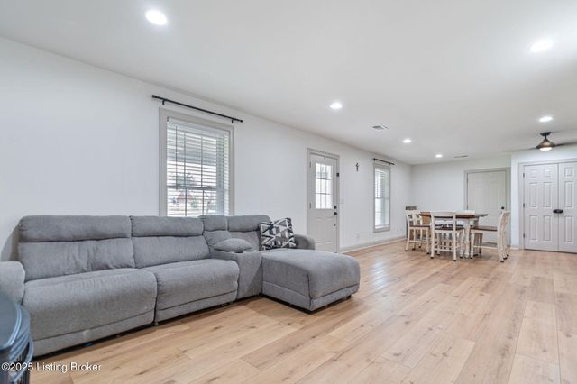 1750 Greens Chapel Rd, Bloomfield, KY 40008