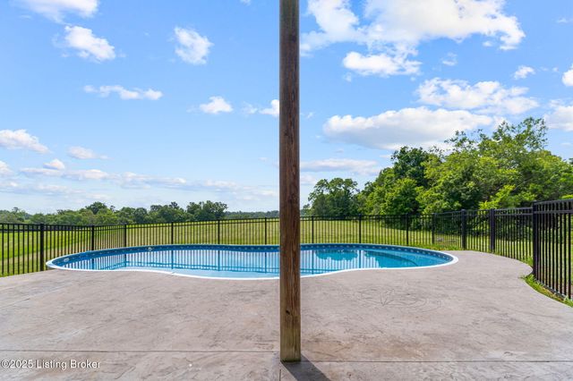 1750 Greens Chapel Rd, Bloomfield, KY 40008