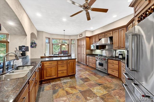 1504 Gedern Drive, Columbia, IL 62236