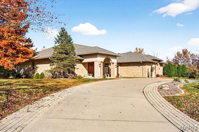 1504 Gedern Drive, Columbia, IL 62236