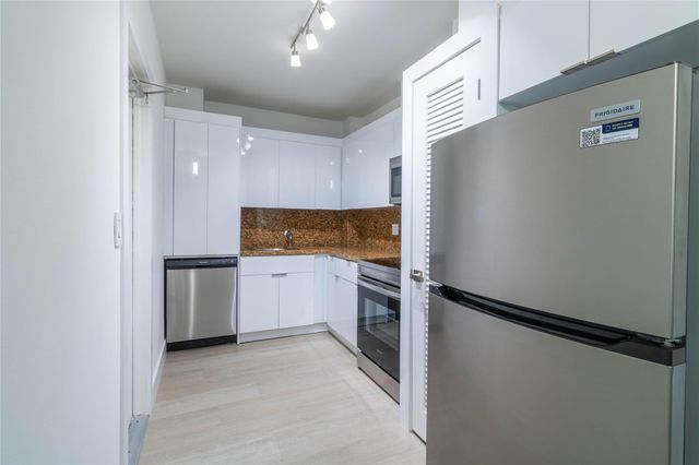 2424 SE 17th Street 305B, Fort Lauderdale, FL 33316