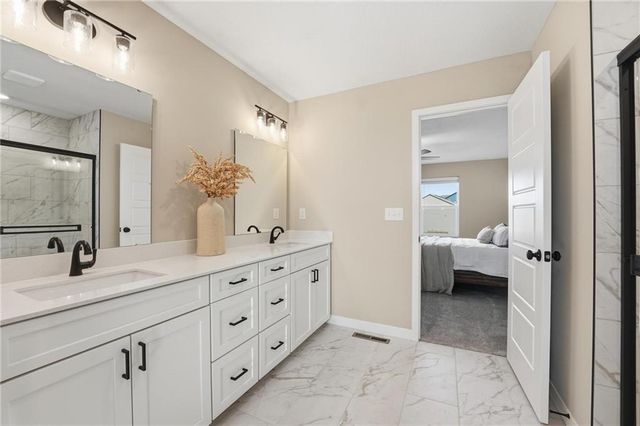 9021 SW 5th Street, Blue Springs, MO 64064