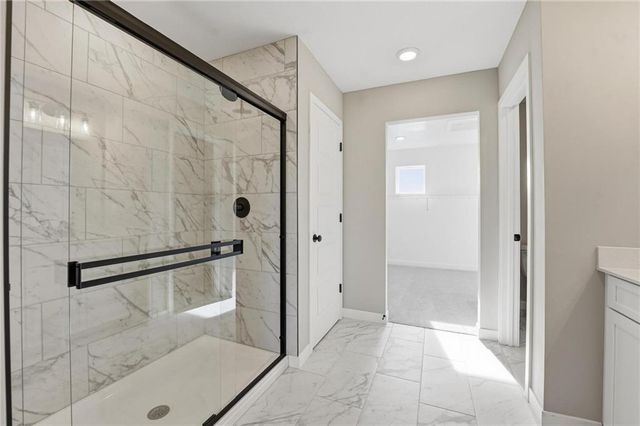 9021 SW 5th Street, Blue Springs, MO 64064